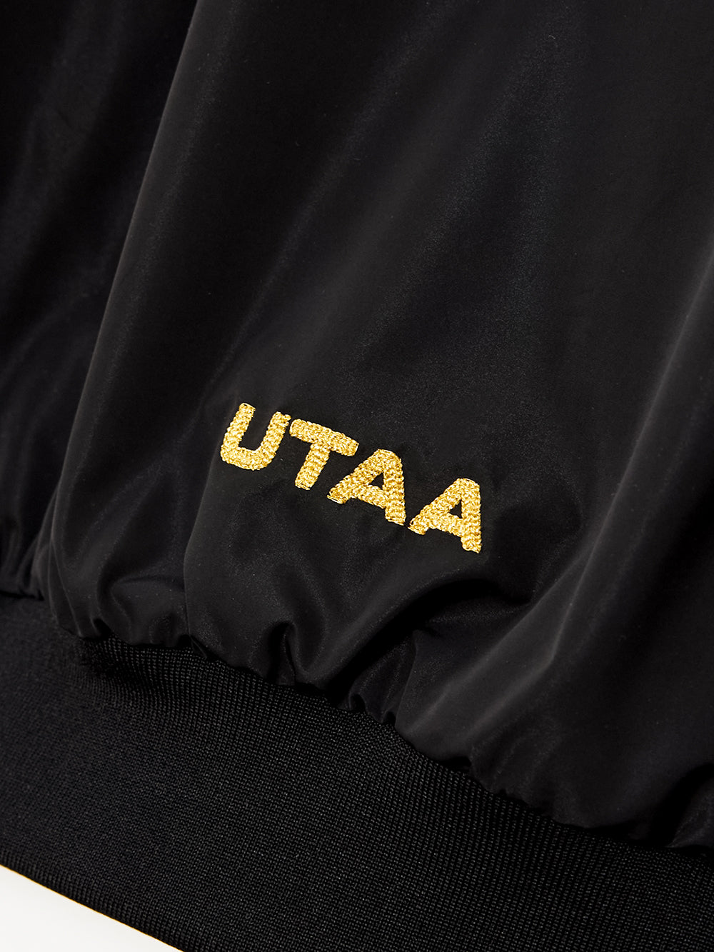 UTAA ゴールデンマークアイコニックウインドブレーカージャンパー ブラック : Women's