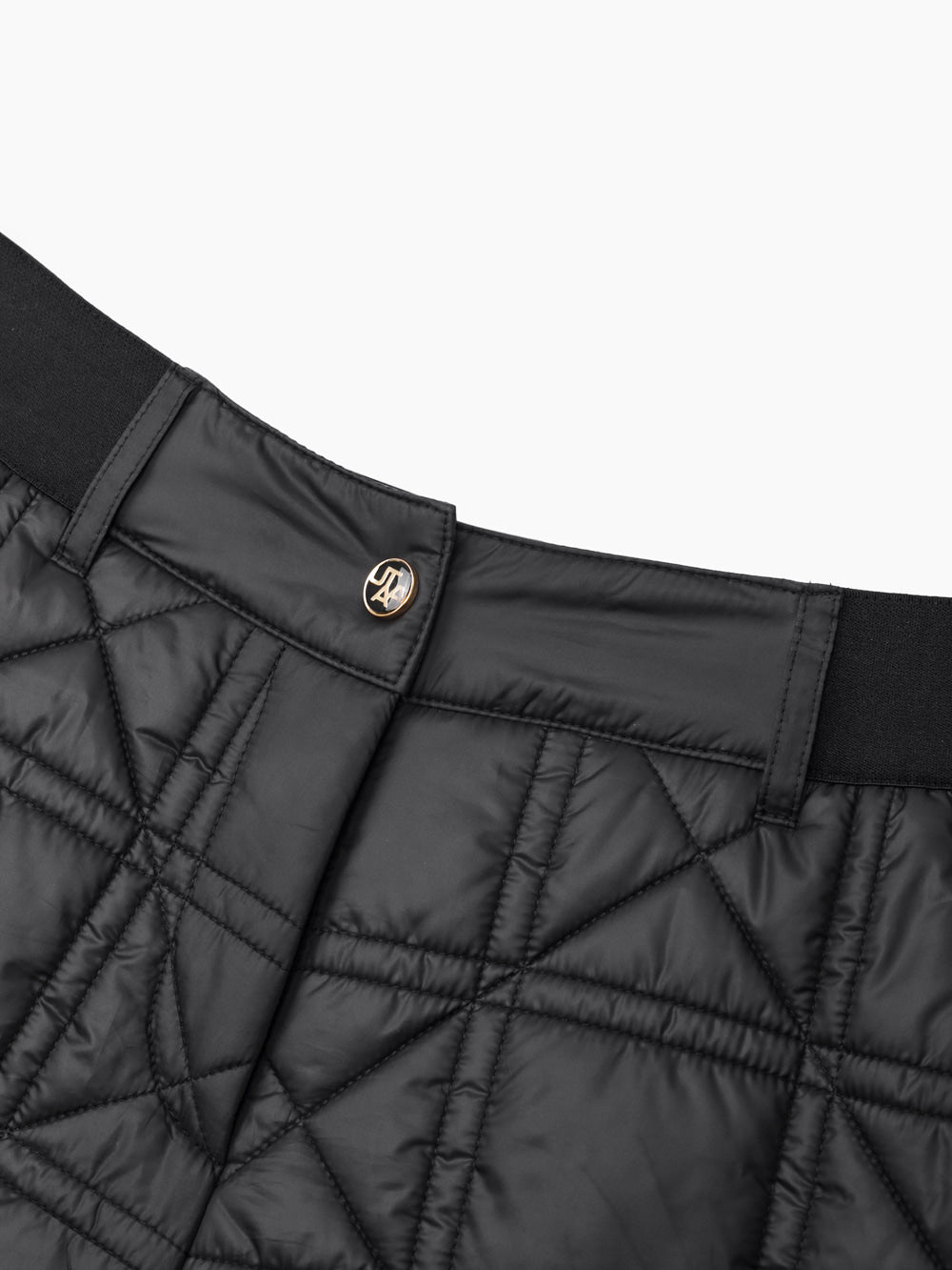 UTAA クロスキルティングシンボルパッド付きショートパンツ ブラック:レディース