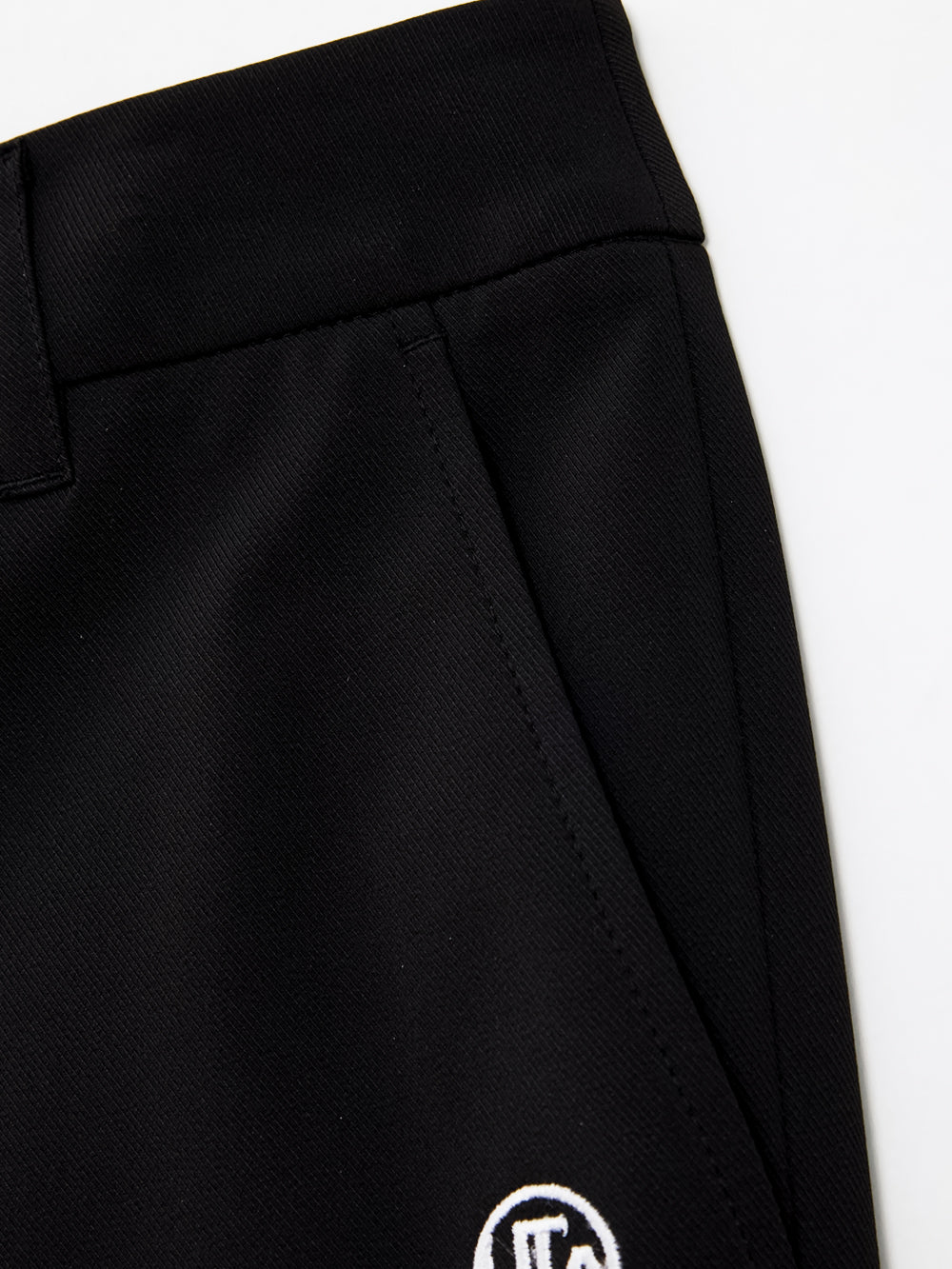 UTAA カラーシーリングロゴパンツ ブラック : Men's