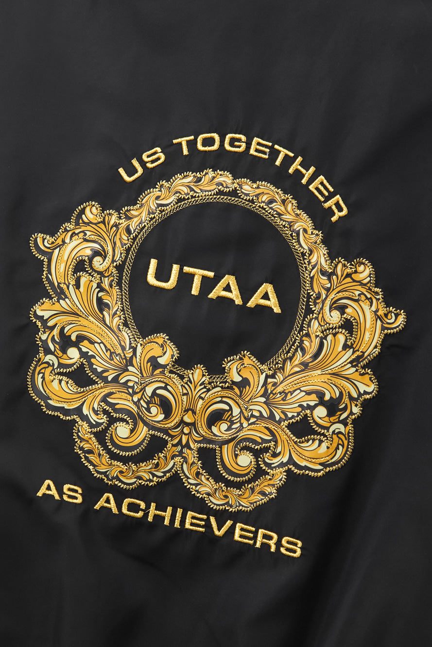 UTAA クレストゴールデンエンブレムウインドブレーカージャンパー ブラック:メンズ