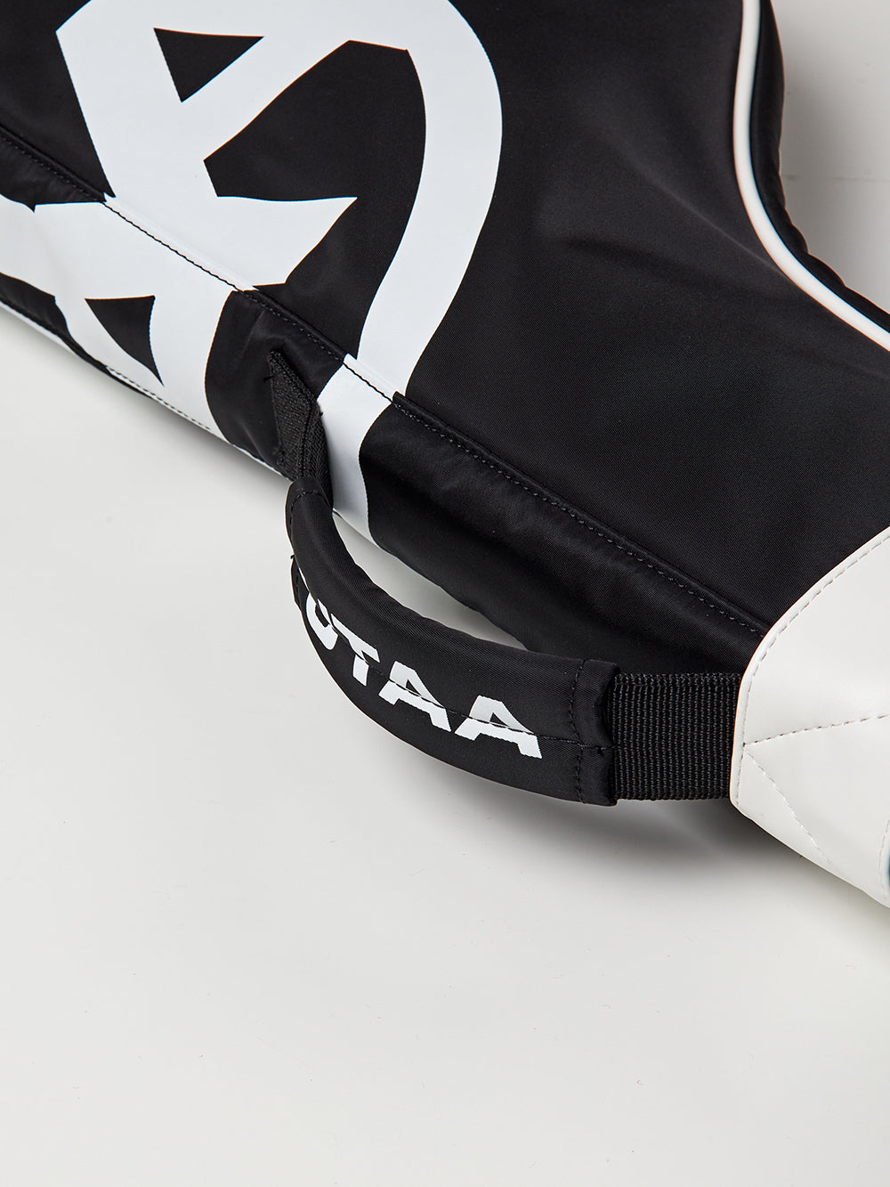 ユタ エンブレムスタンプハールバッグ