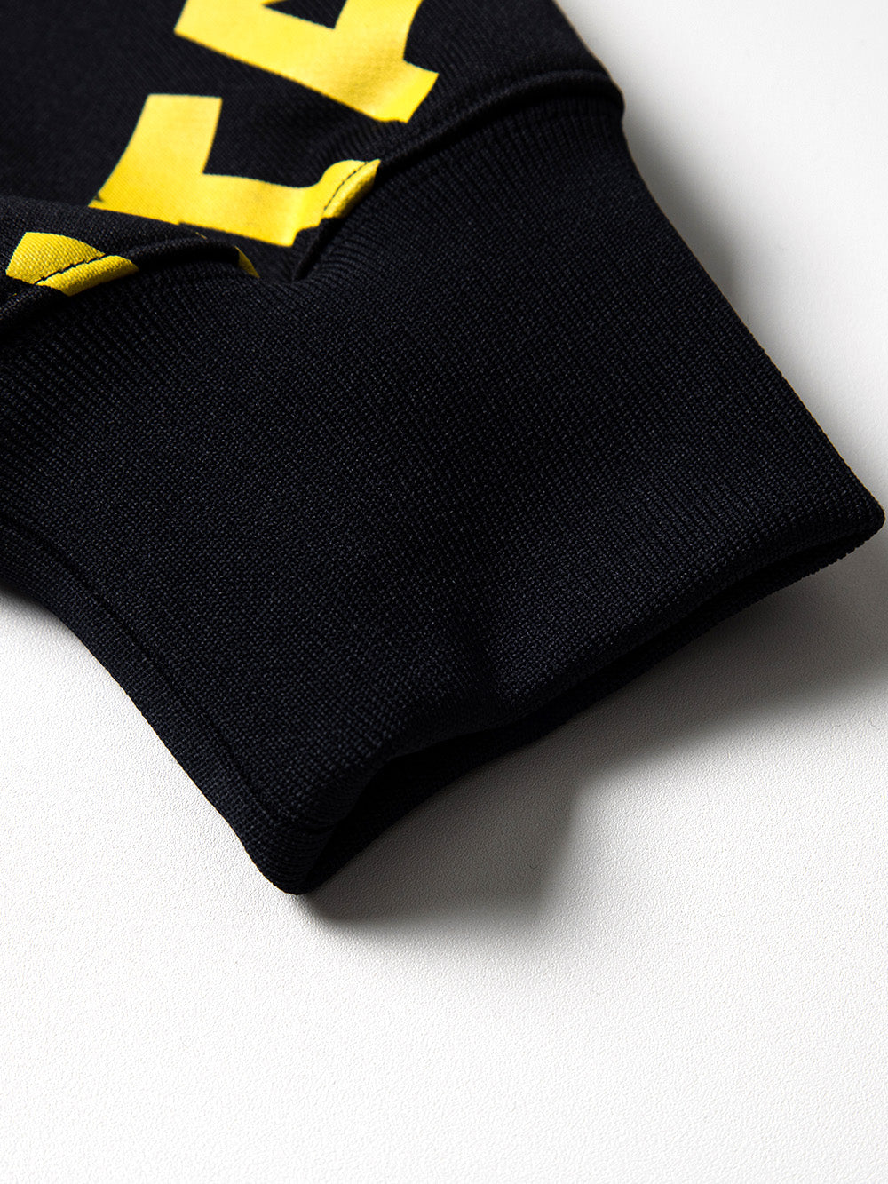 UTAA ロゴウェーブスウェットシャツ (男性用)