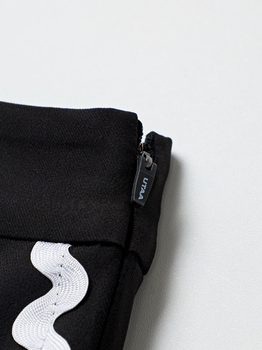 ユタ チルダウェーブプリーツスカート