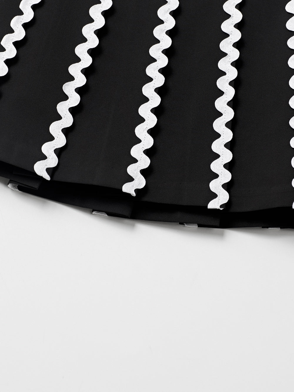 ユタ チルダウェーブプリーツスカート