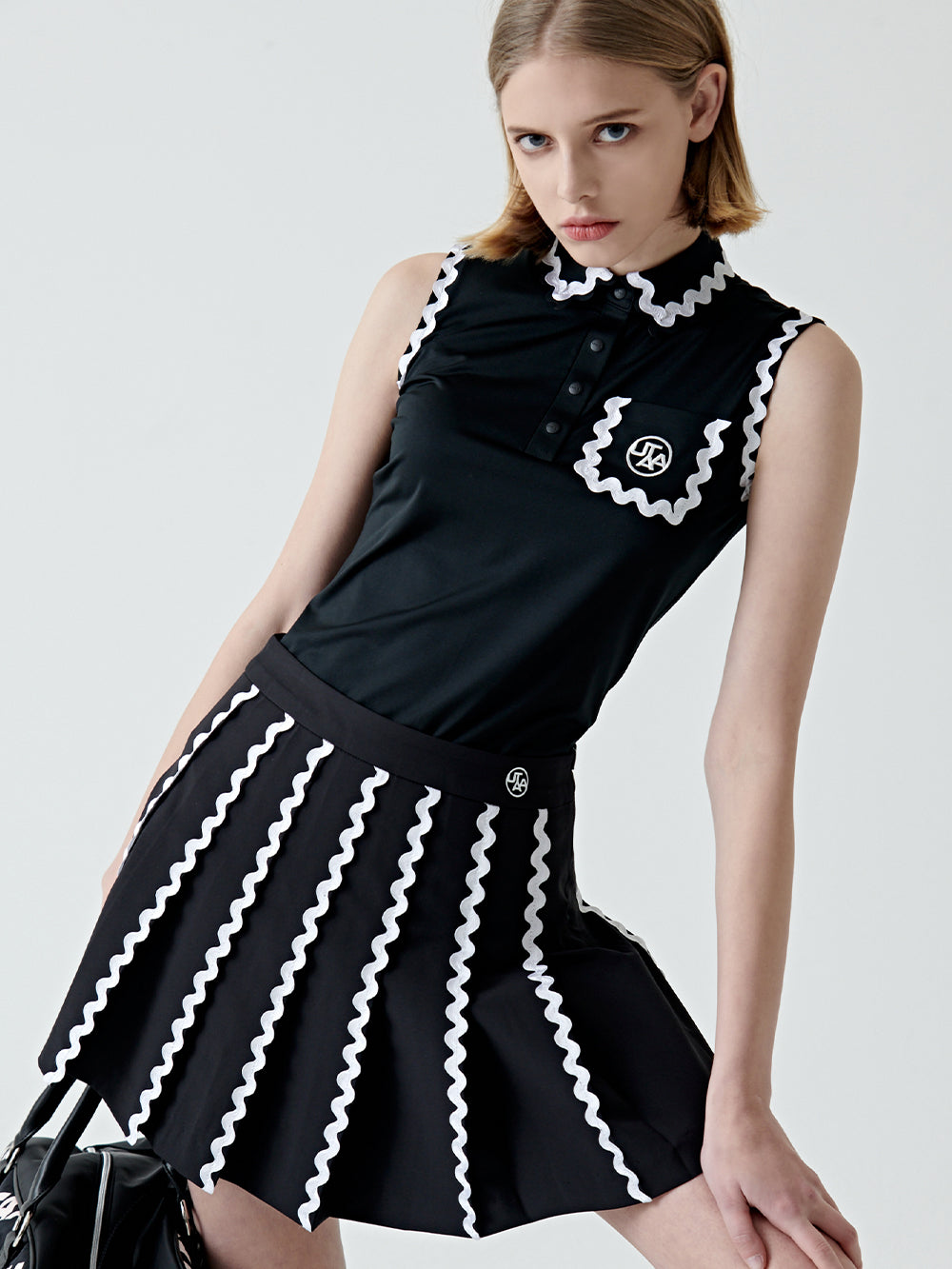 UTAA Tildeウェーブプリーツスカート ブラック : Women's