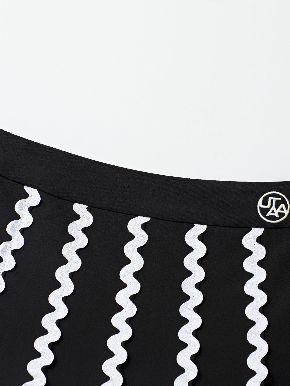 ユタ チルダウェーブプリーツスカート