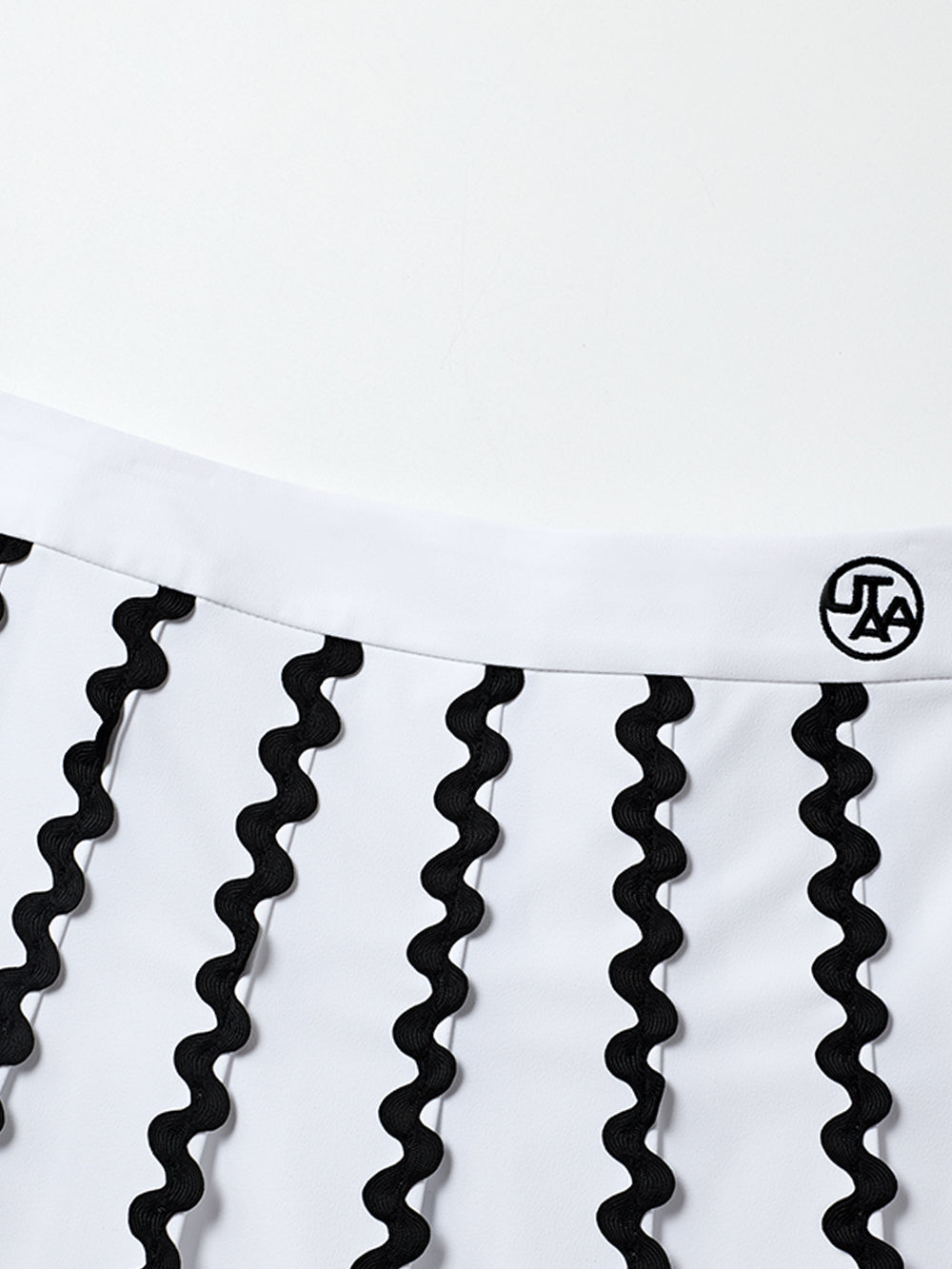 ユタ チルダウェーブプリーツスカート