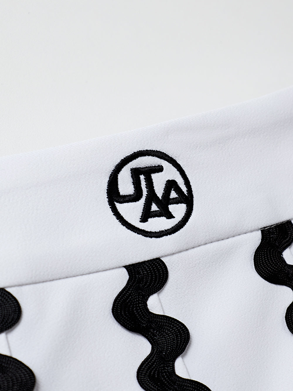 ユタ チルダウェーブプリーツスカート