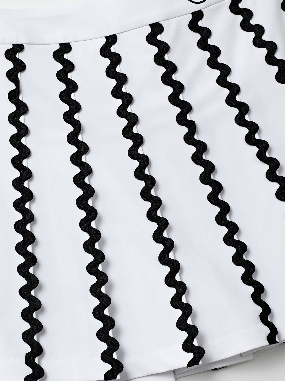 ユタ チルダウェーブプリーツスカート