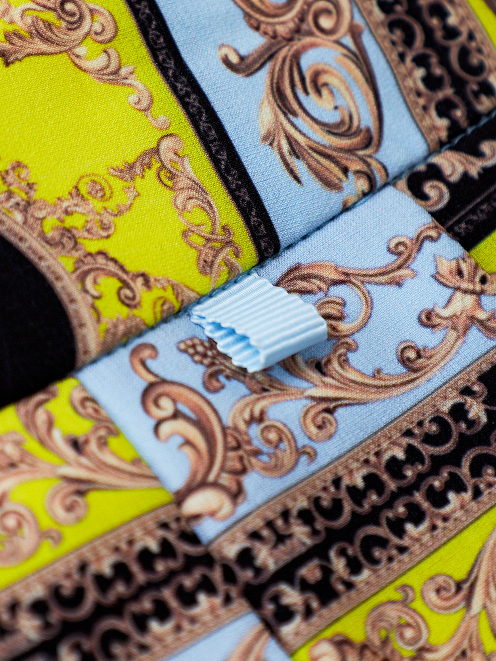 ユタ ネオンバロックフレアスカート