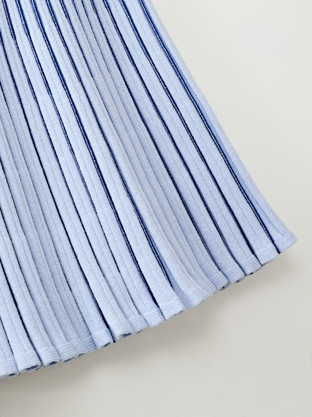 ユタ バーティカルストライププリーツロングスカート