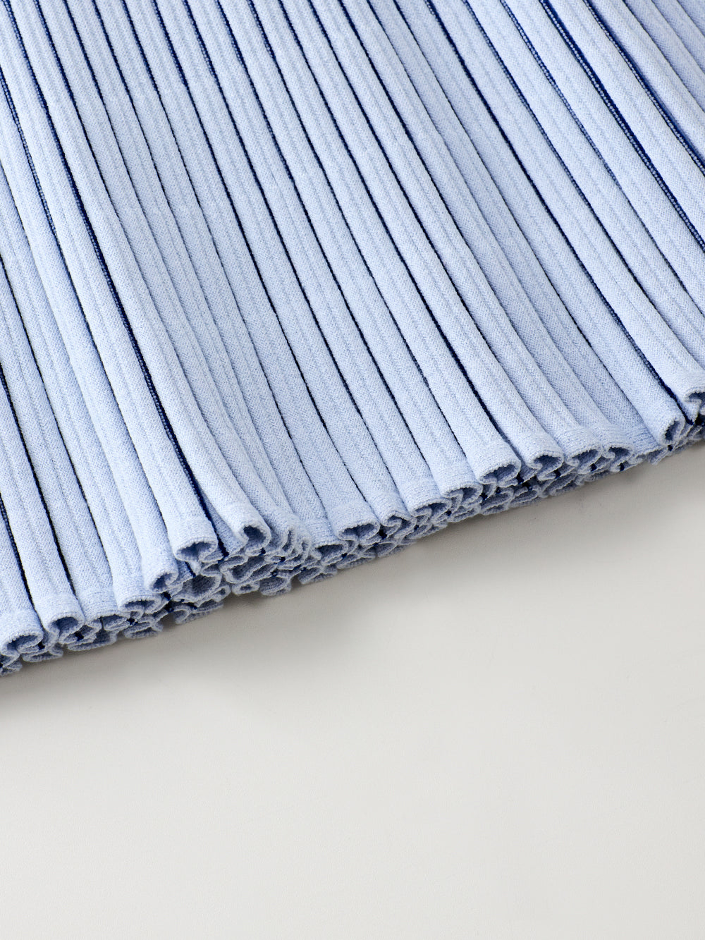 ユタ バーティカルストライププリーツロングスカート