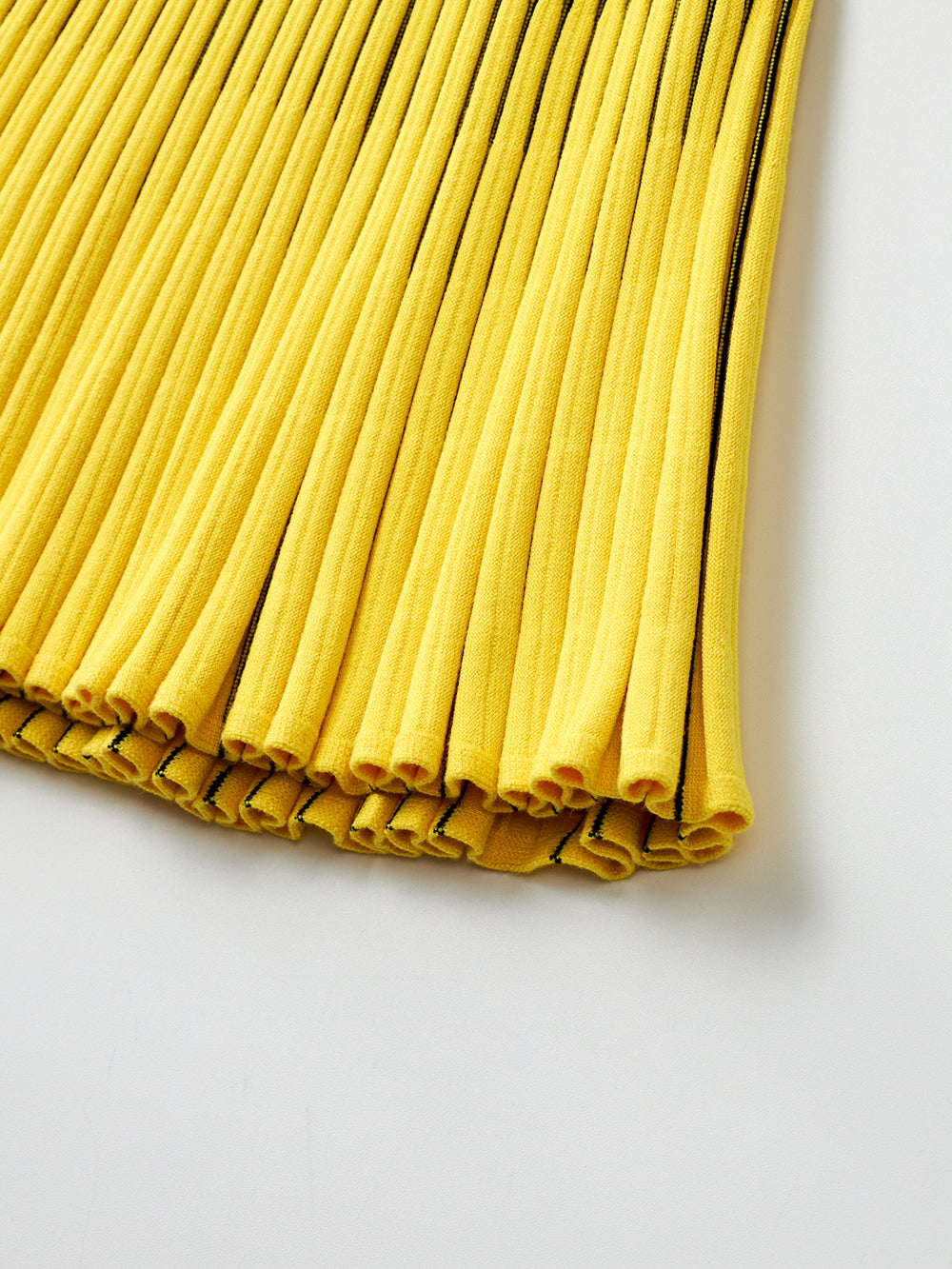 ユタ バーティカルストライププリーツスカート