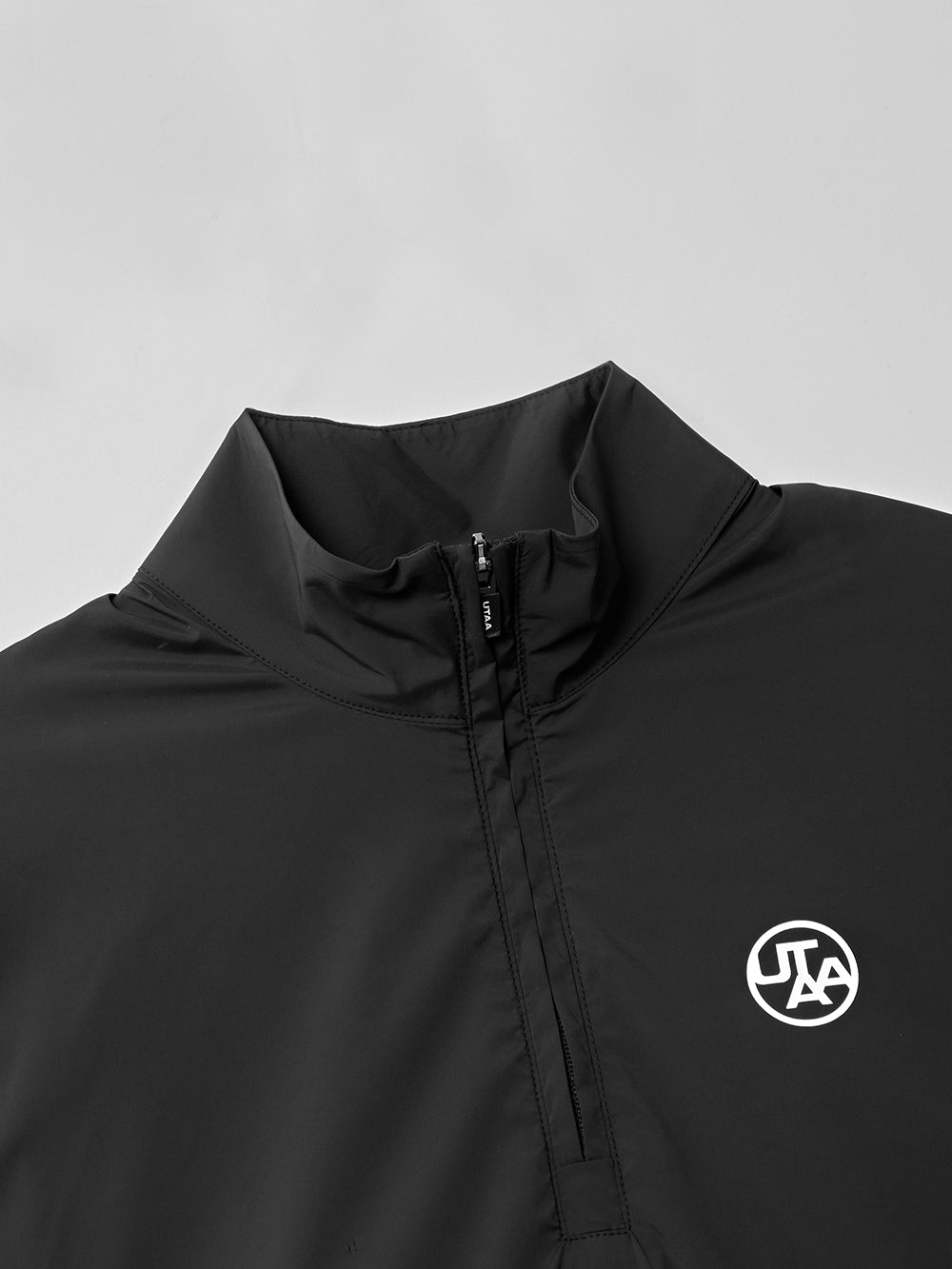 ユタ テープロゴハーフジップアップウィンドブレーカー (女性用)
