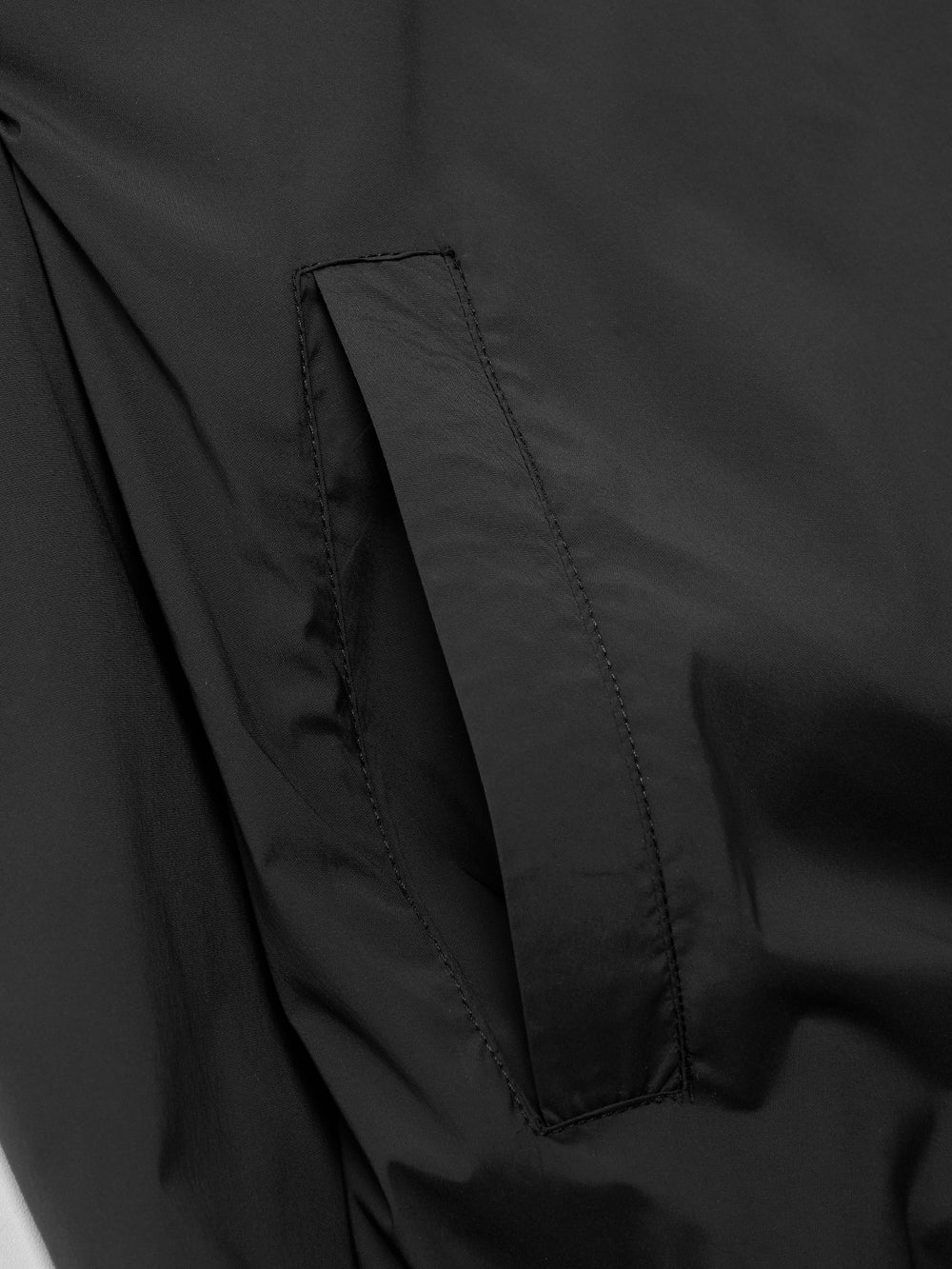 ユタ テープロゴハーフジップアップウィンドブレーカー (女性用)