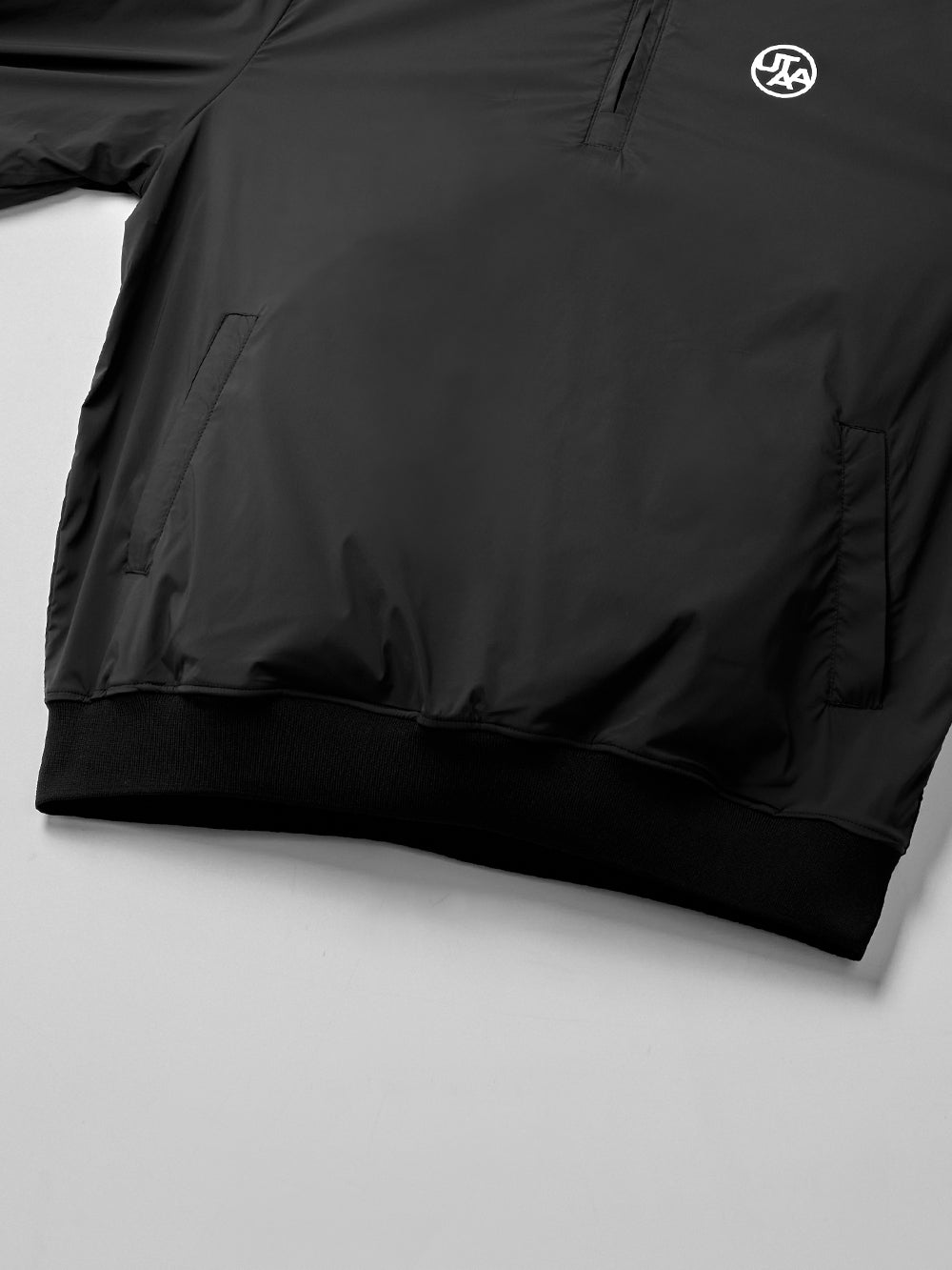ユタ テープロゴハーフジップアップウィンドブレーカー (女性用)