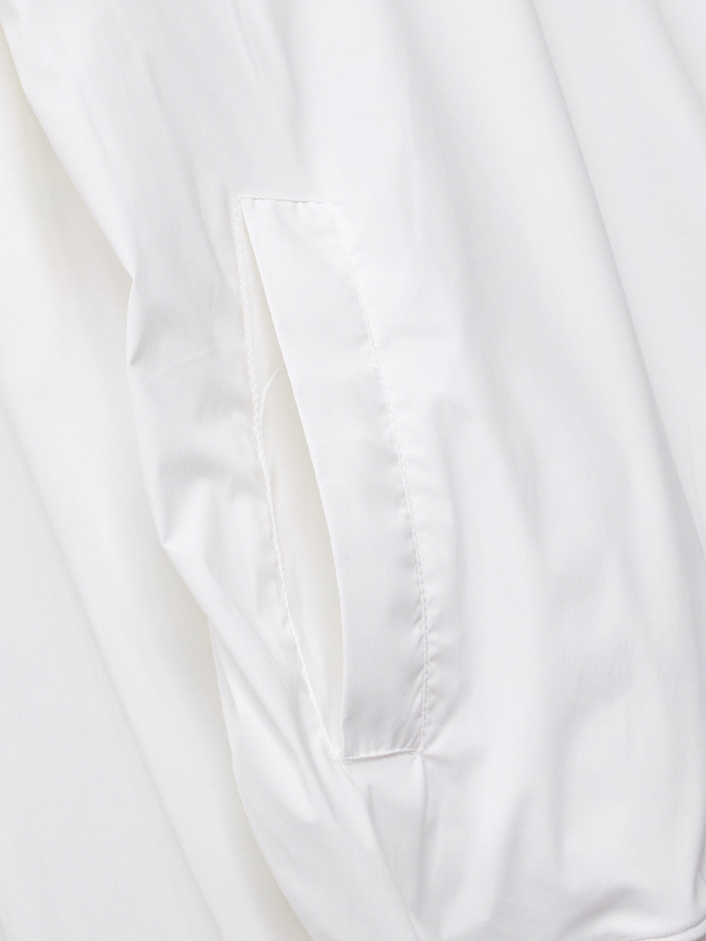 ユタ テープロゴハーフジップアップウィンドブレーカー (女性用)