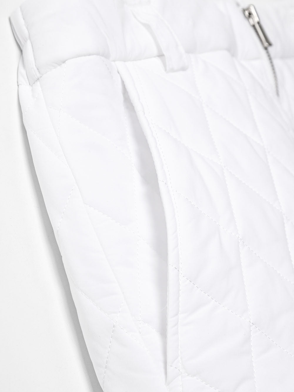 ユタ ロゴキルティングベルトロングスカート