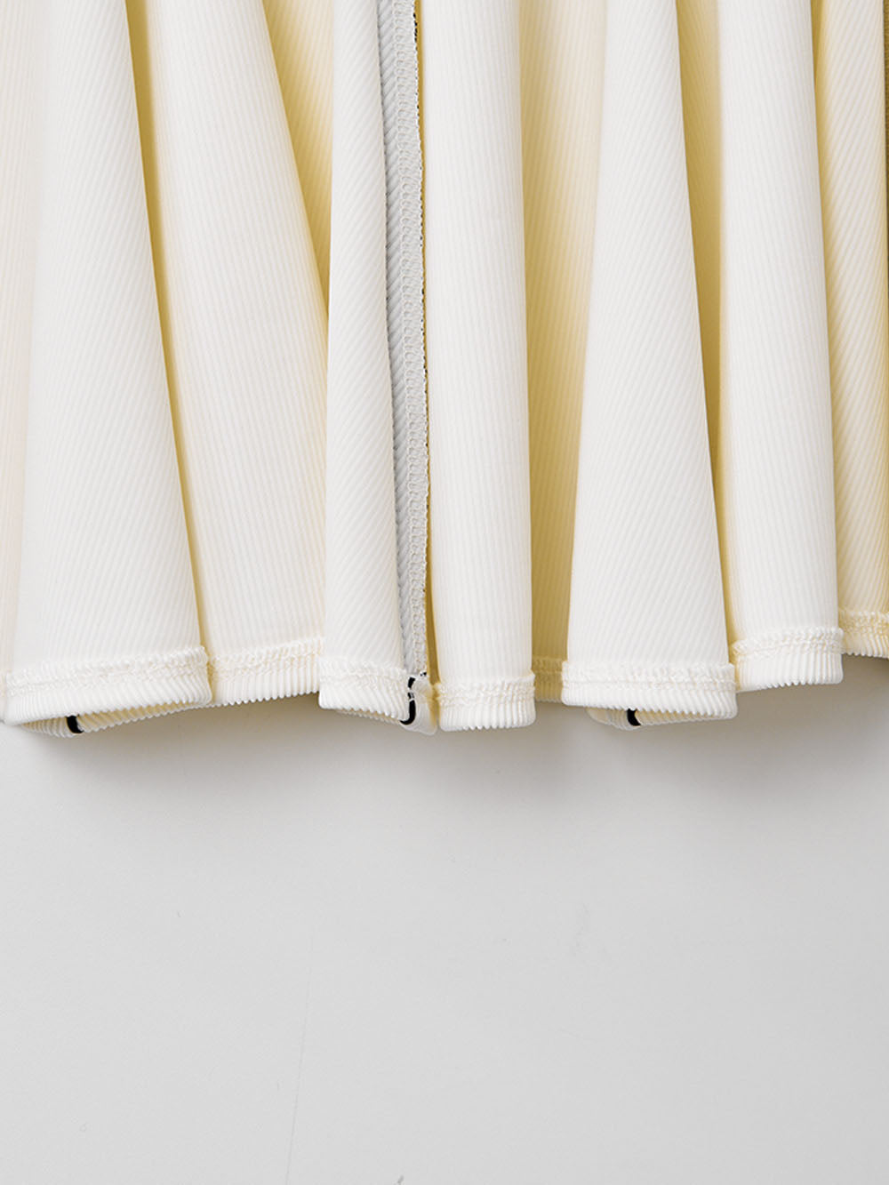 ユタ ドゥカートエンジェルラインフレアスカート