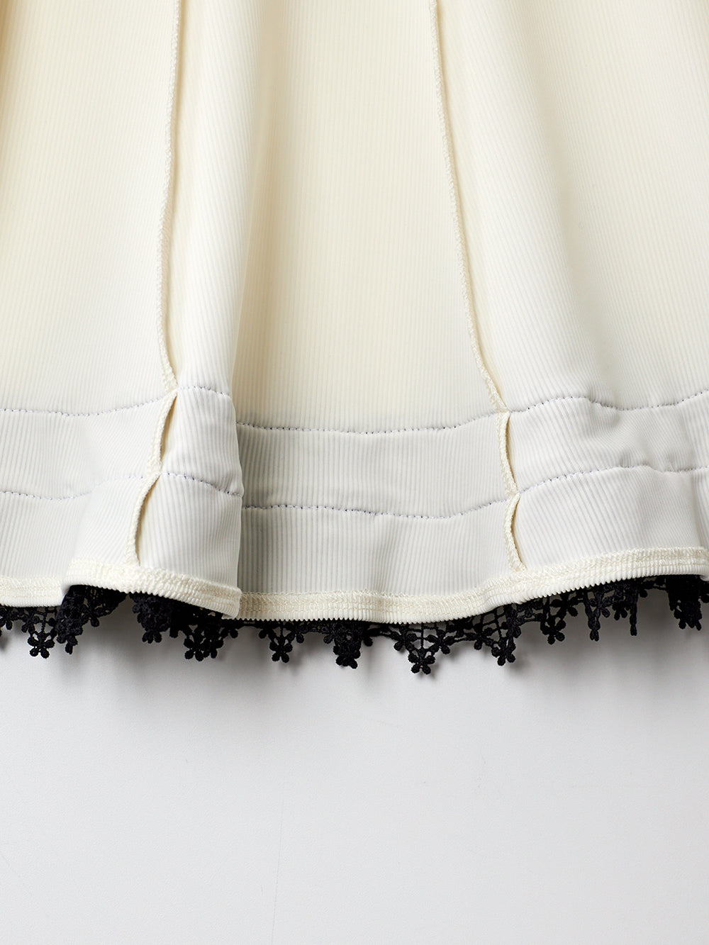 ユタ ノートルダムリボンレースフレアスカート