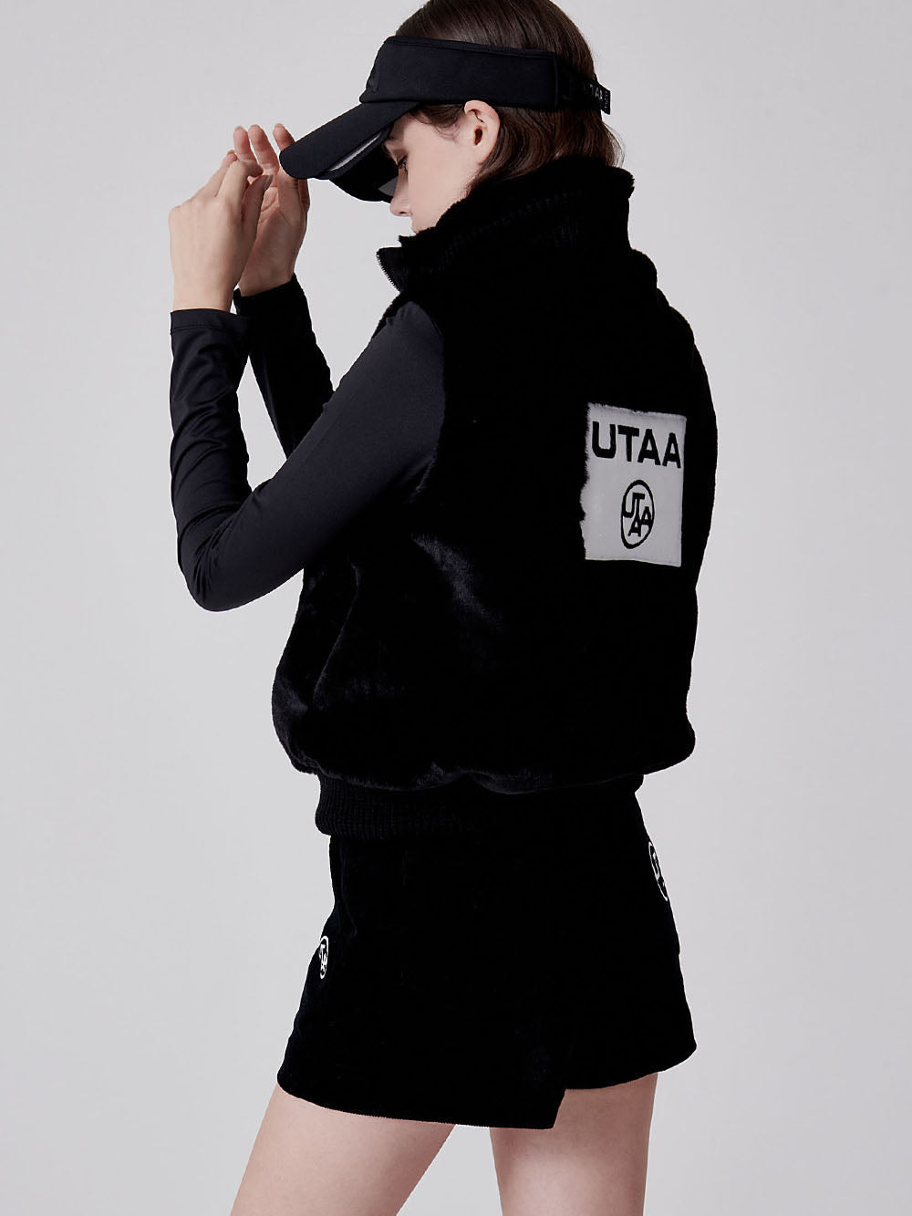 UTAA スクエアロゴファーハイネックベスト : Women's