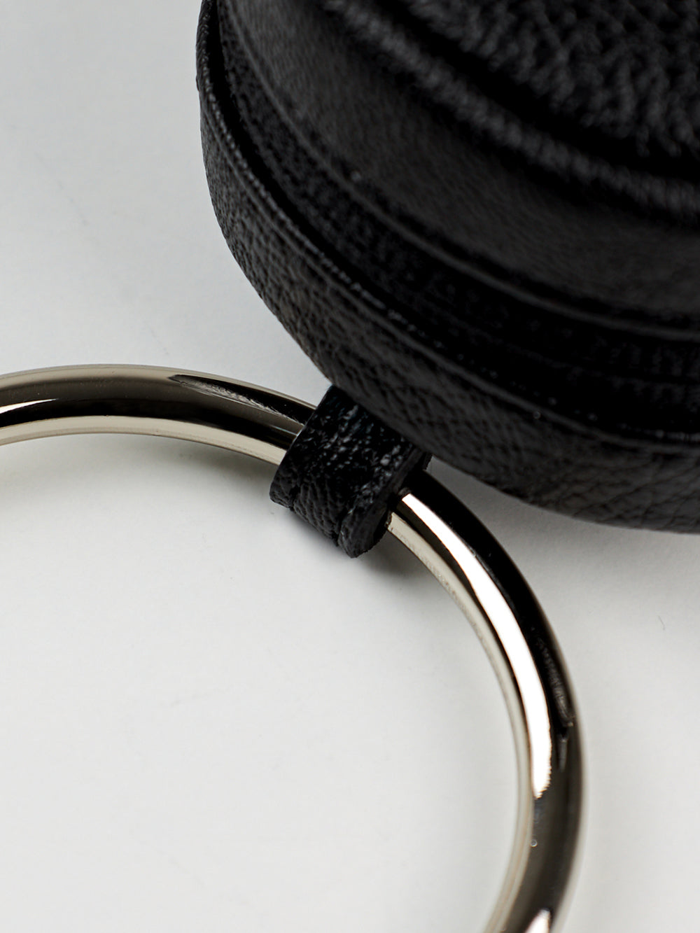 ユタ スクドリングパンサーボールポーチ