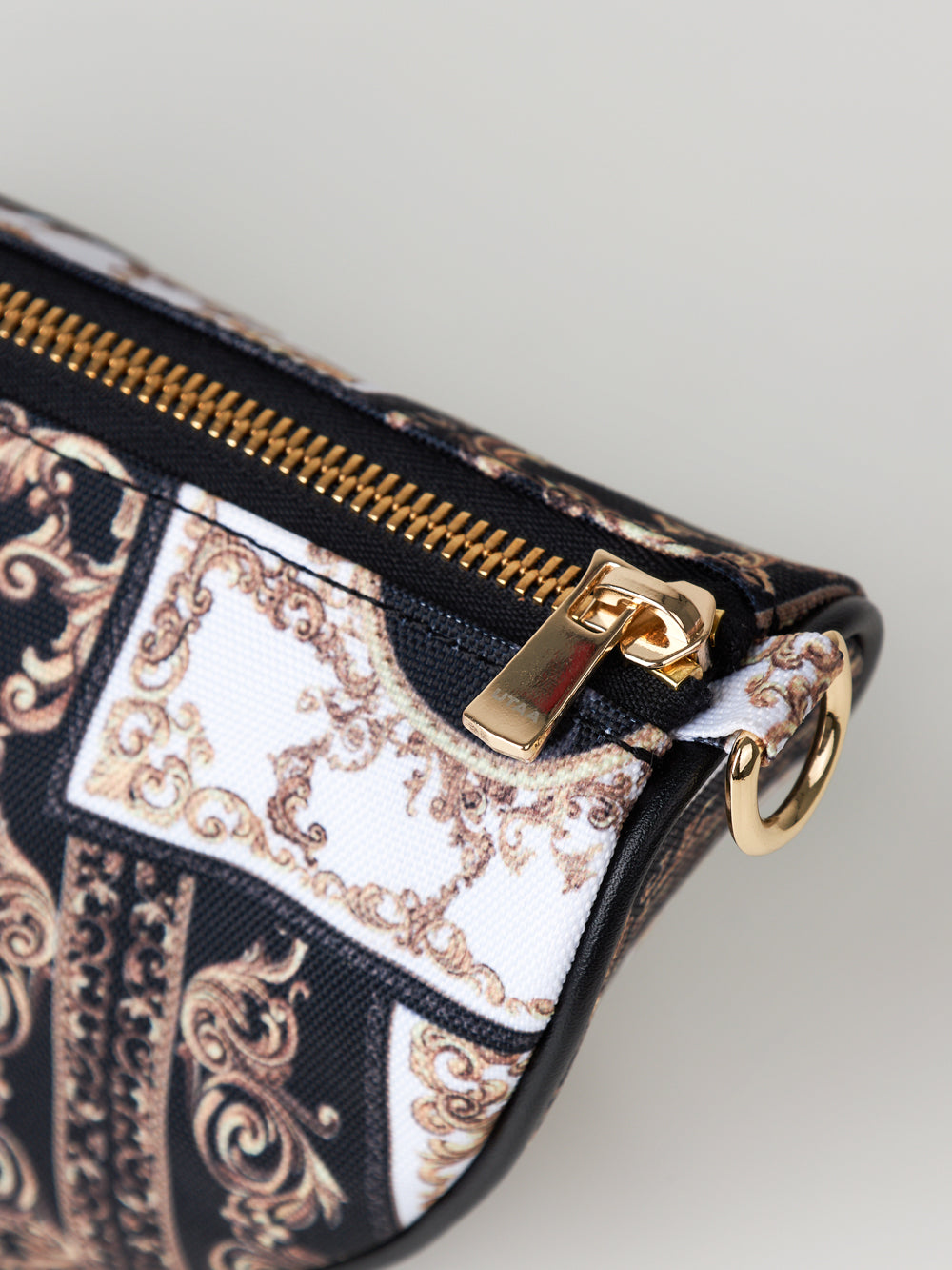 ユタ ネオンバロックハーフムーンクロスバッグ