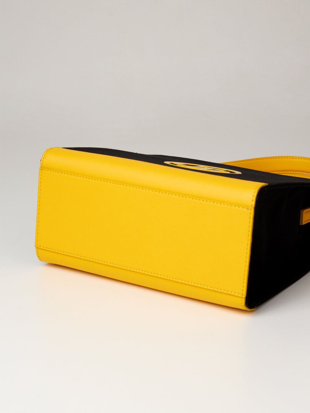 ユタ カラーマッチエンブレムトッドバッグ