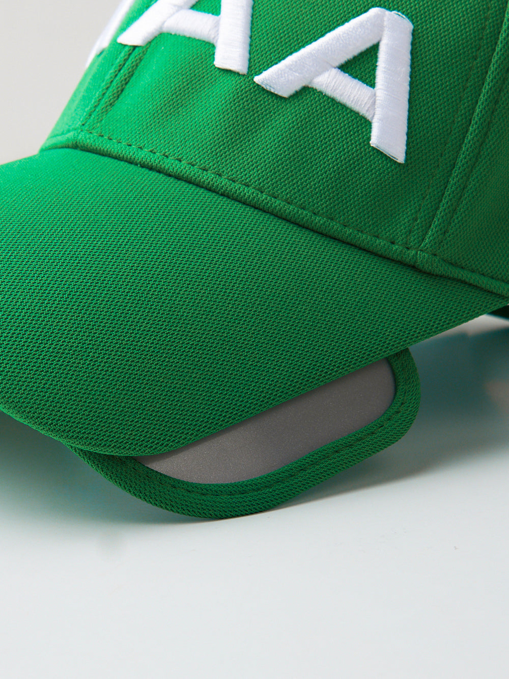 ユタ ビッグロゴスライドサンバイザー