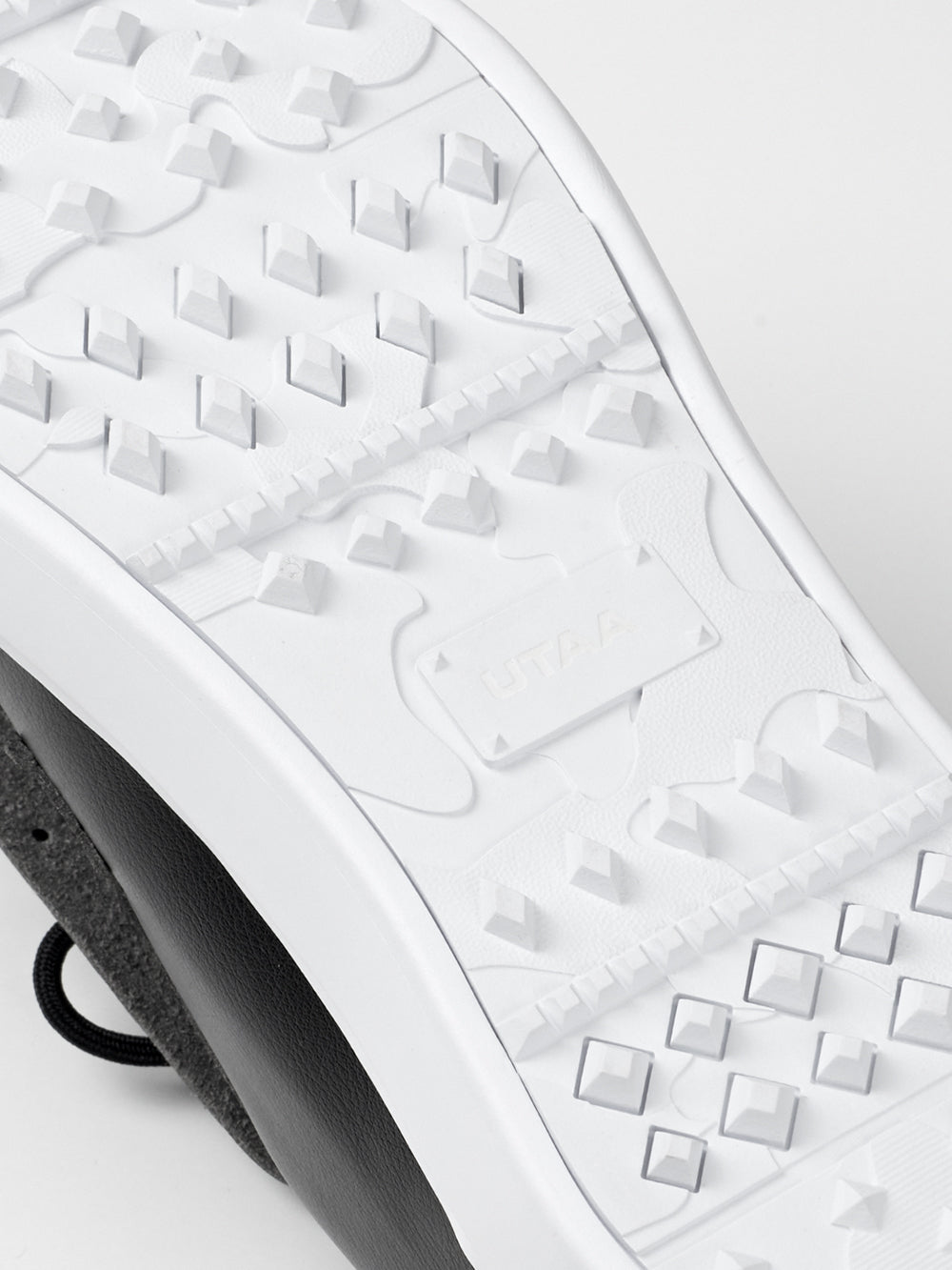 ユタ ダービーキルティーゴルフスニーカー (女性用)