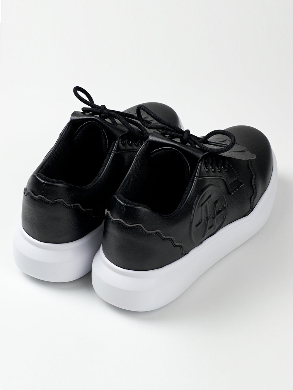 ユタ ダービーキルティーゴルフスニーカー (女性用)