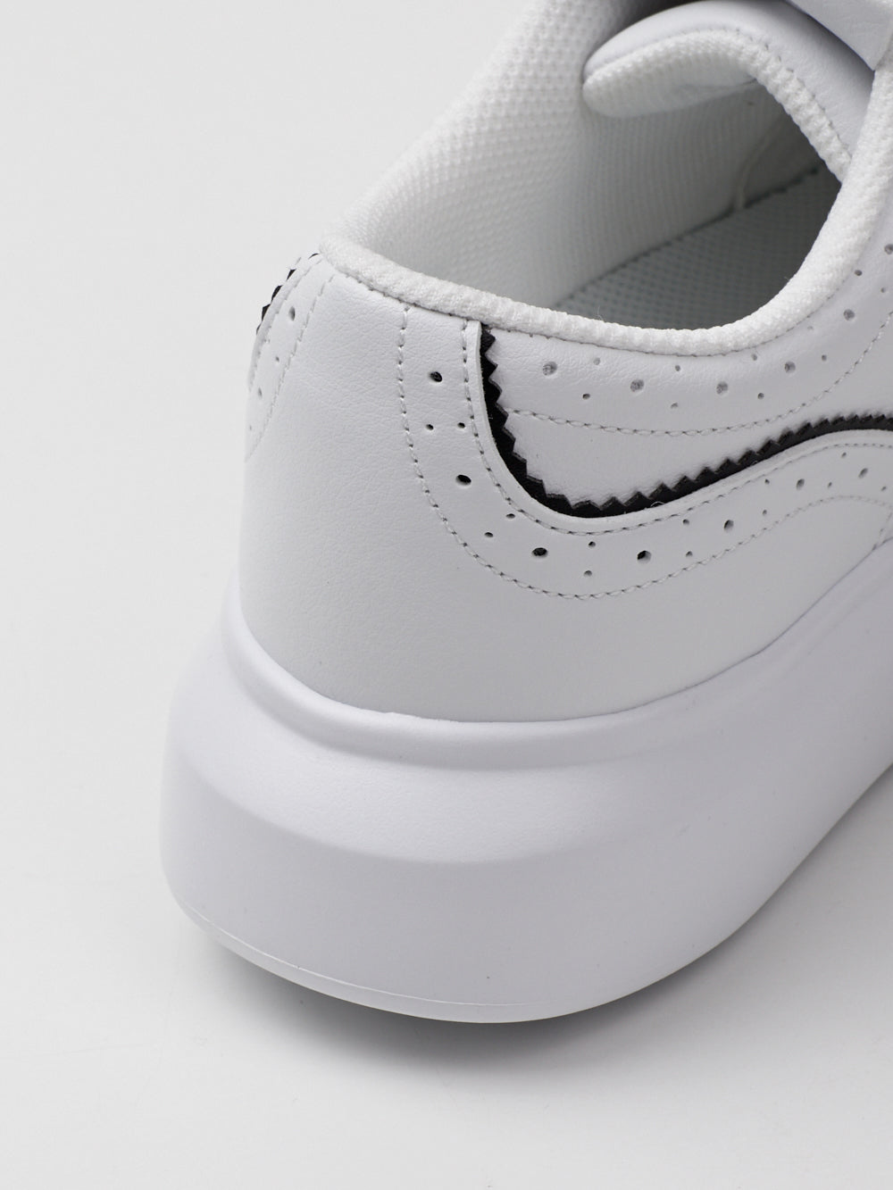 ユタ パンチングダービーキルティスニーカー (女性用)