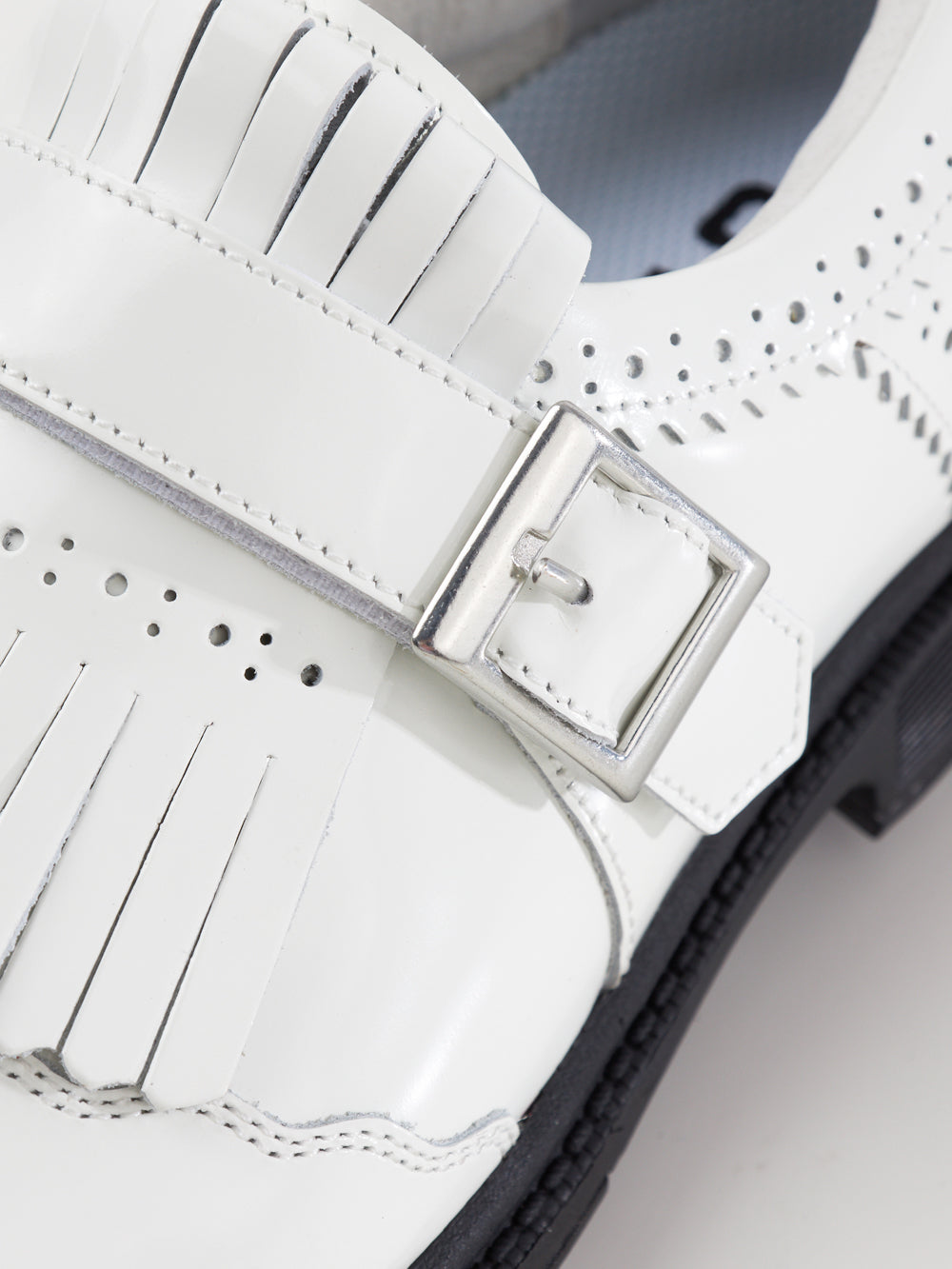 ユタ エナメルダービーパンチングゴルドスニーカー (女性用)