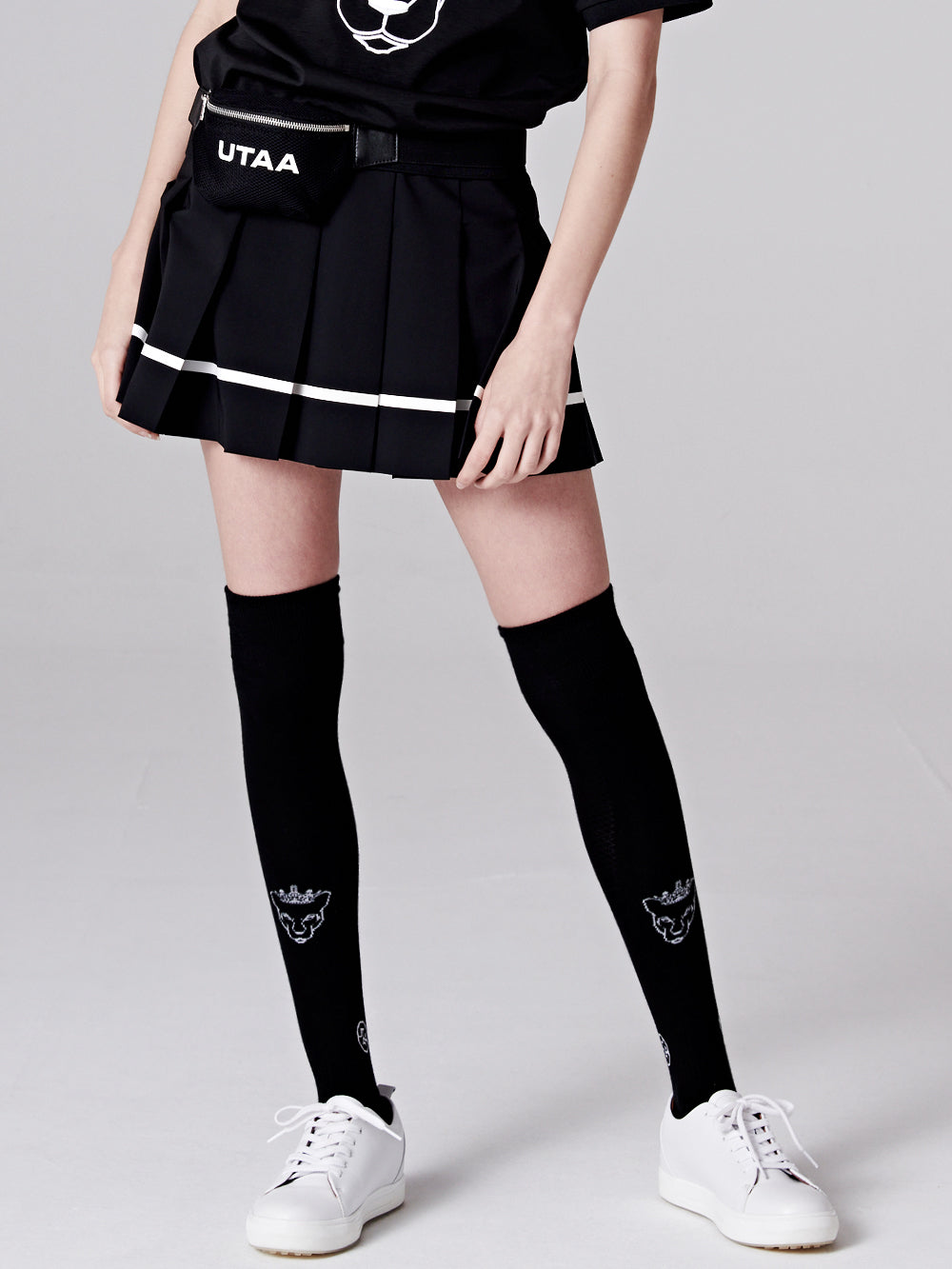 UTAA NeonパンサーロゴオーバーKneeソックス : Women's
