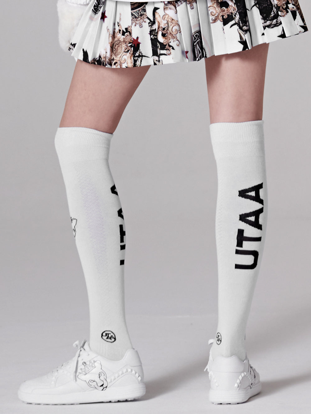 ユタ ネオンパンサーロゴオバーニーソックス
