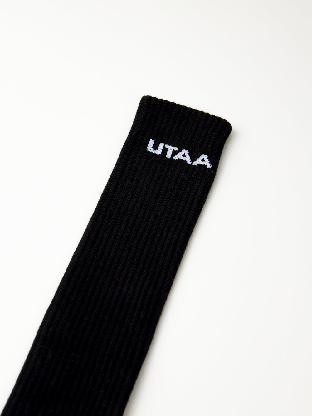 UTAA SimpleロゴKneeソックス ブラック : Women's