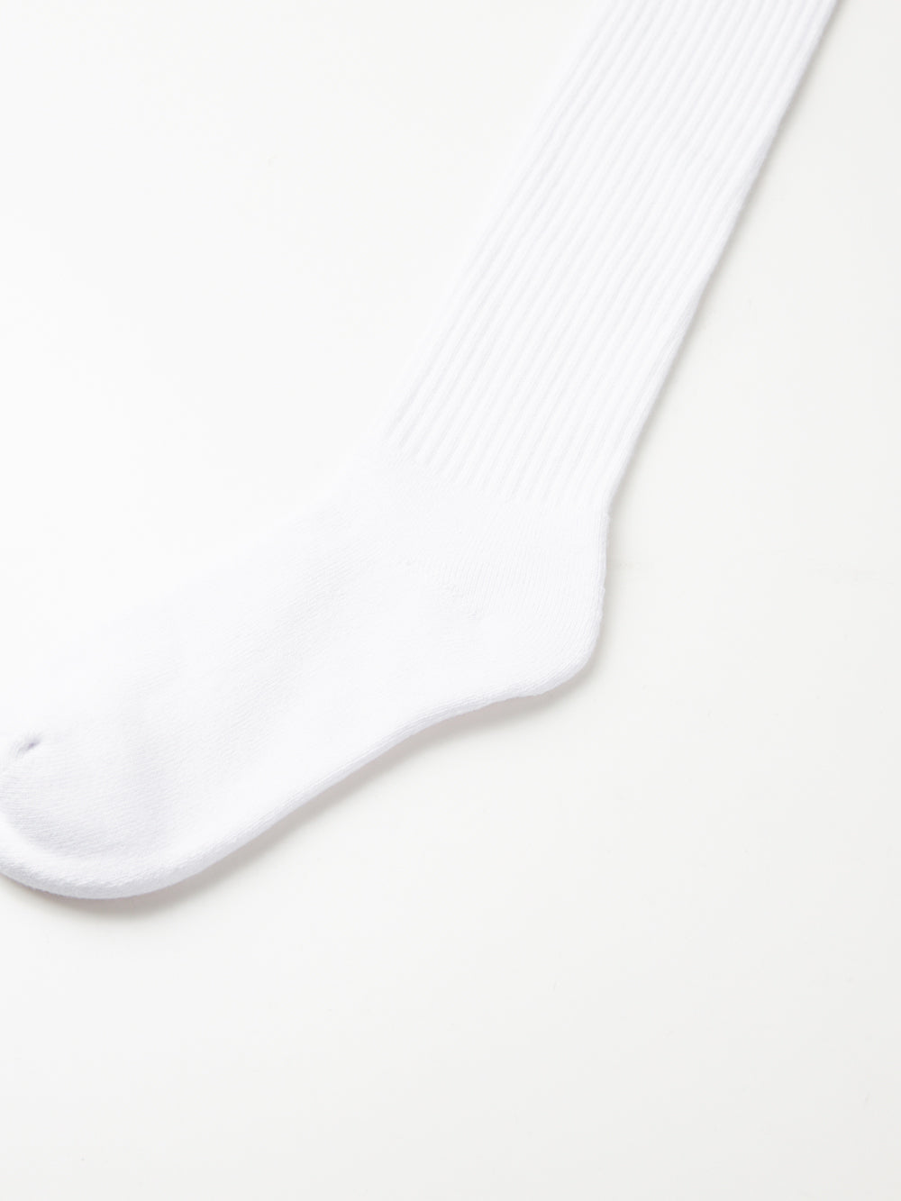 UTAA SimpleロゴKneeソックス ホワイト : Women's