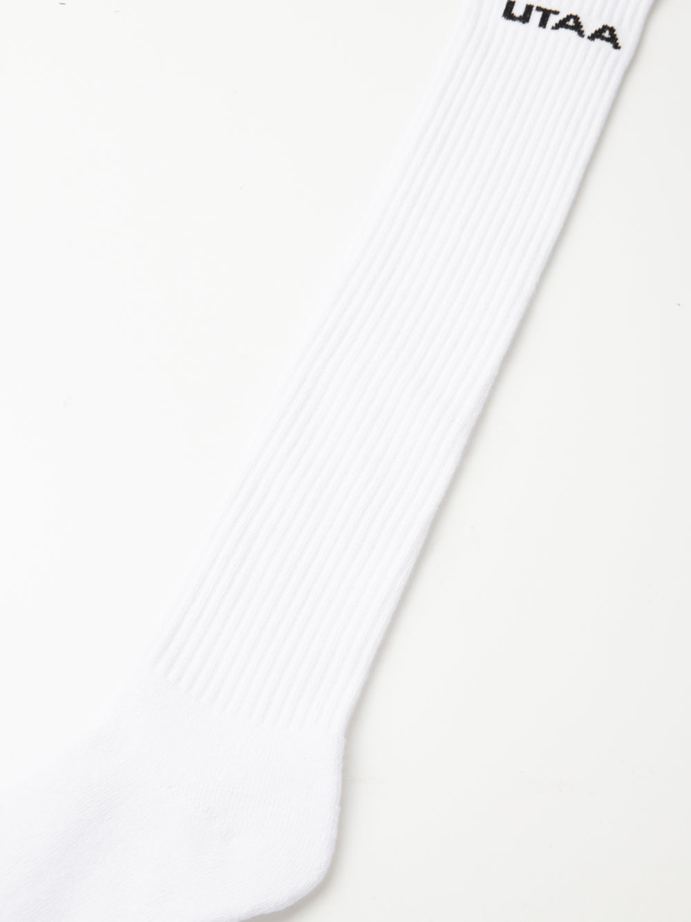 UTAA SimpleロゴKneeソックス ホワイト : Women's