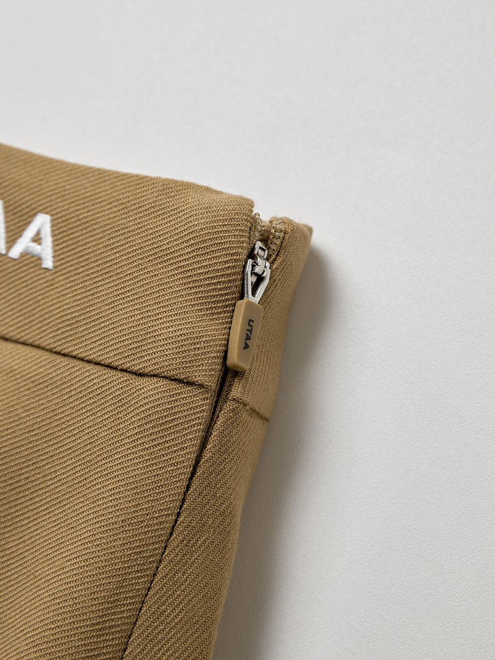 ユタ ヒドゥンロゴベーシックファンスカート