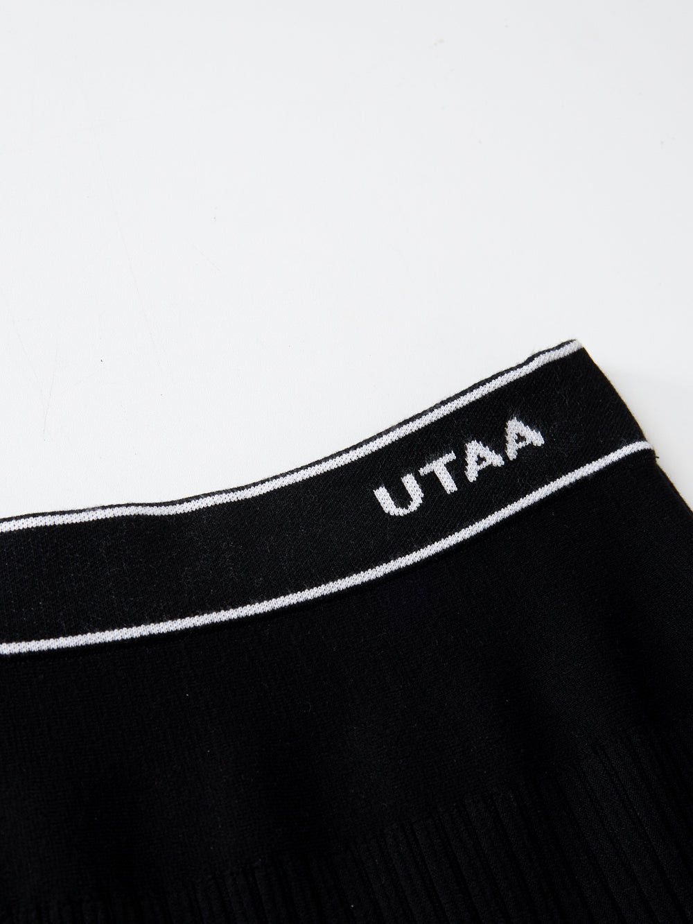 UTAA ウェーブニットフレアスカート ブラック : Women's
