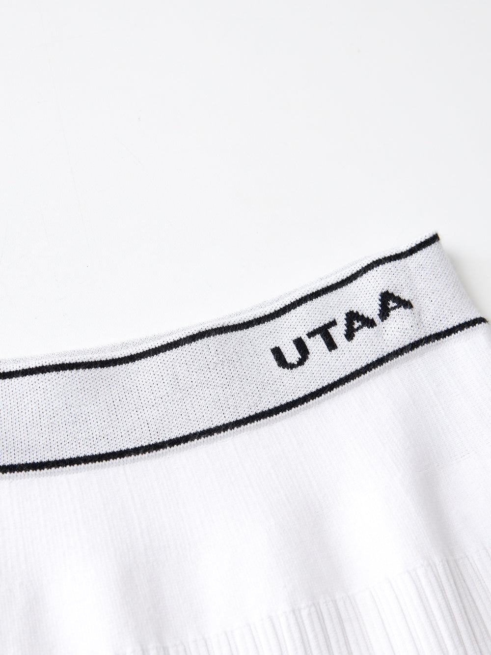 UTAA ウェーブニットフレアスカート ホワイト : Women's