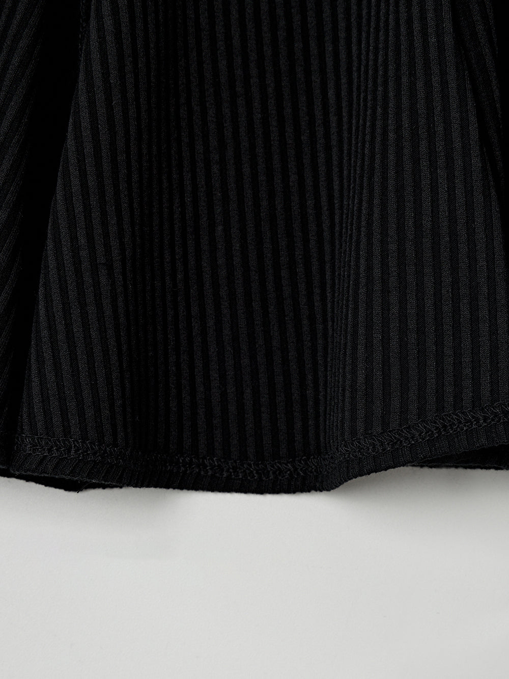 ユタ ドゥカットピンキングフレアスカート