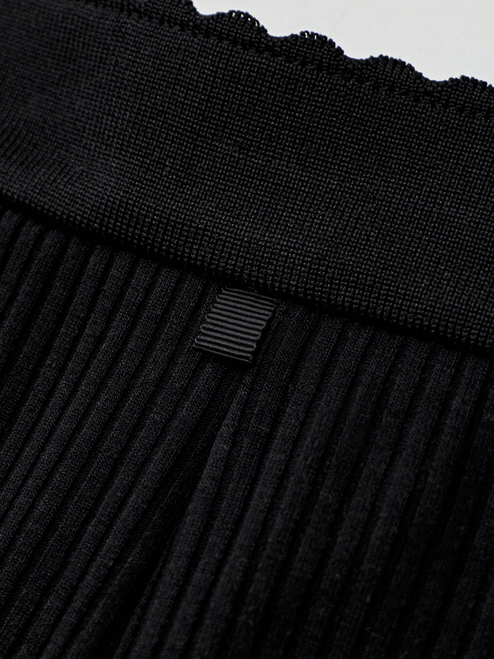 ユタ ドゥカットピンキングフレアスカート