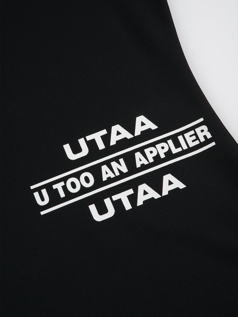 UTAA タグラインクラウンパンサーTシャツ ブラック:レディース