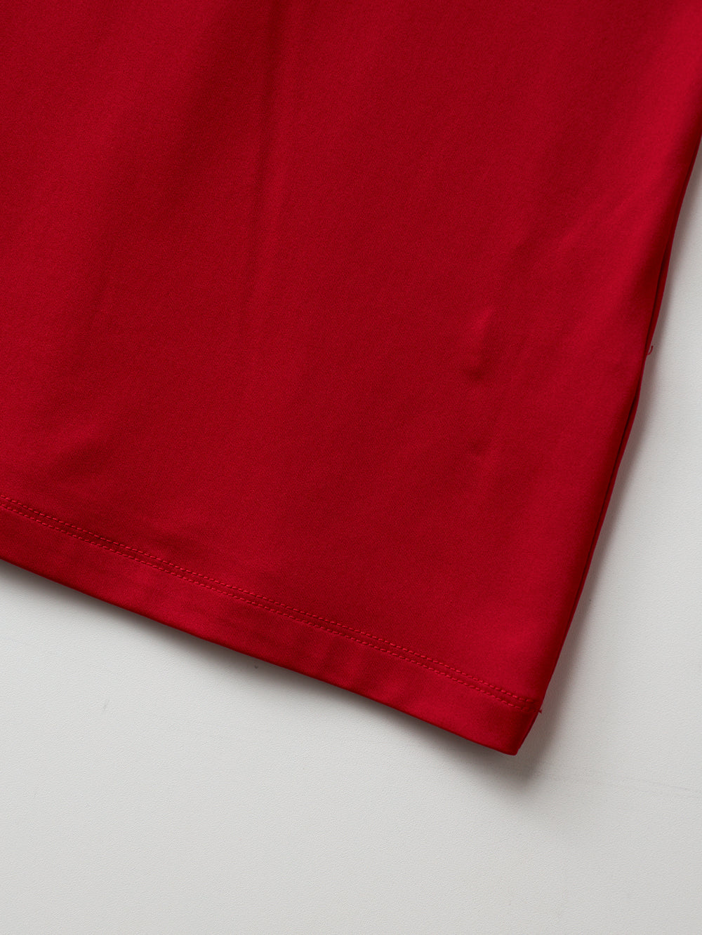 UTAA シンボルスリーブTシャツ レッド : Women's