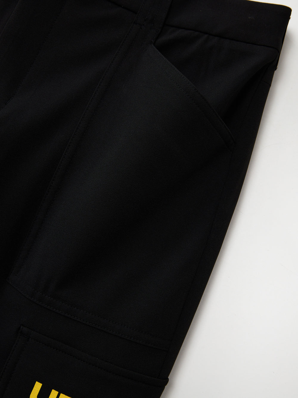 UTAA シンボルロゴパンツ ブラック : Men's