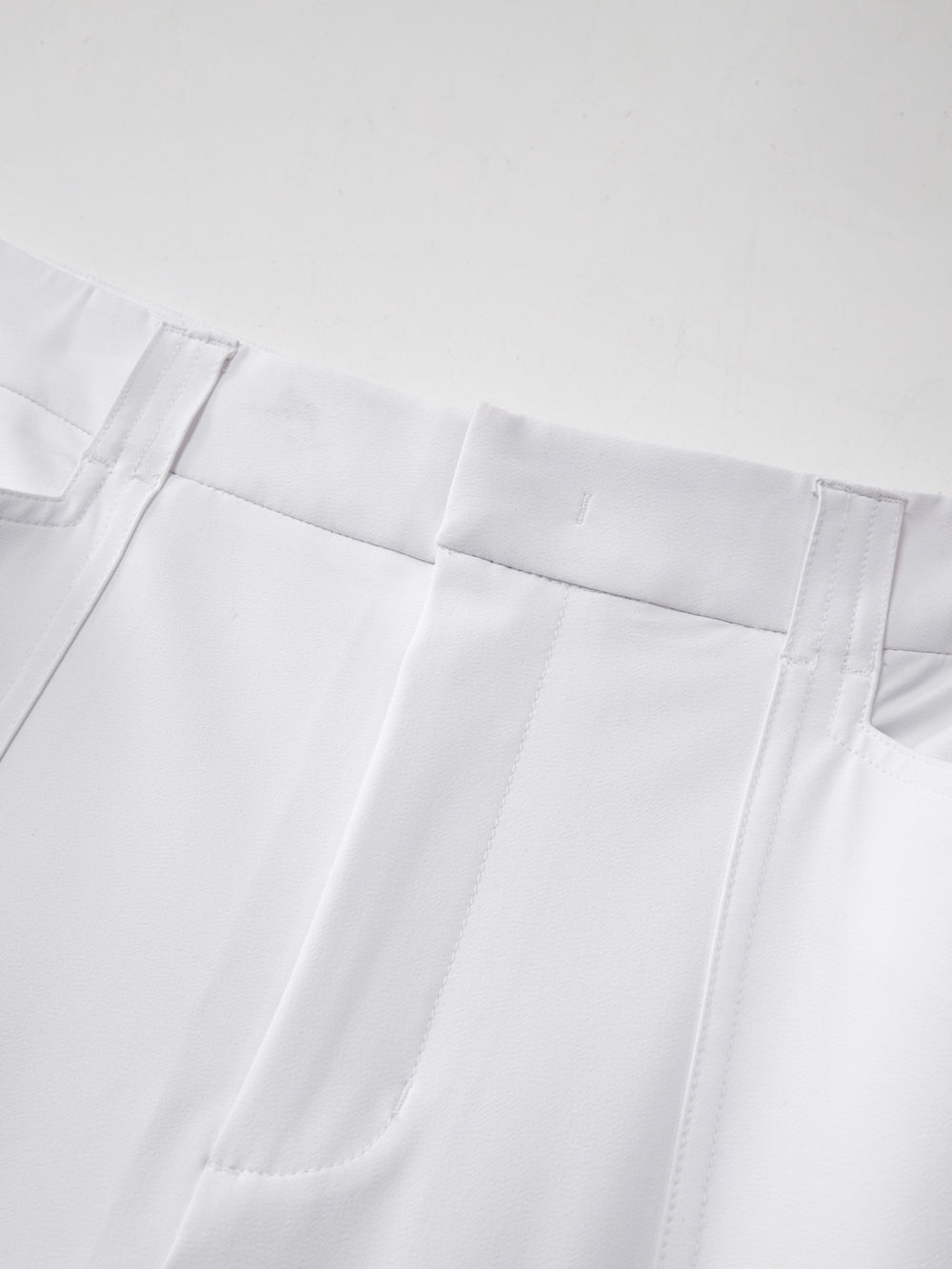 UTAA シンボルロゴパンツ ホワイト : Men's