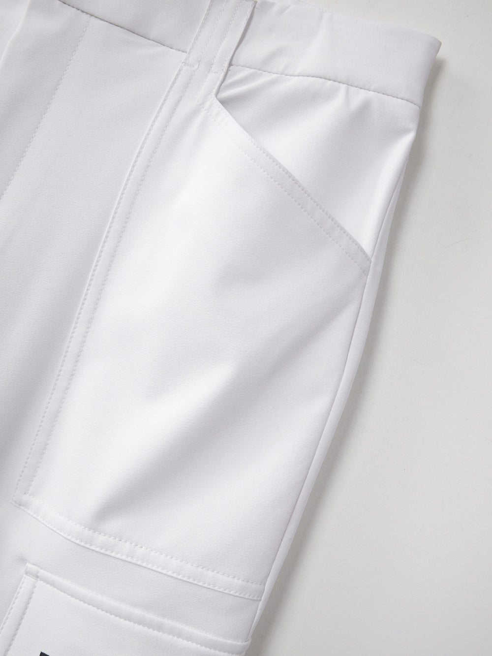 UTAA シンボルロゴパンツ ホワイト : Men's