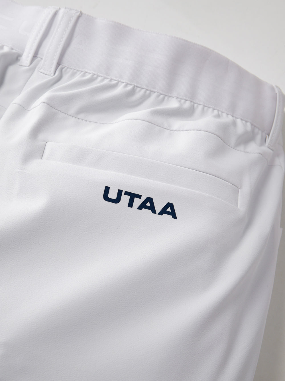 UTAA シンボルロゴパンツ ホワイト : Men's
