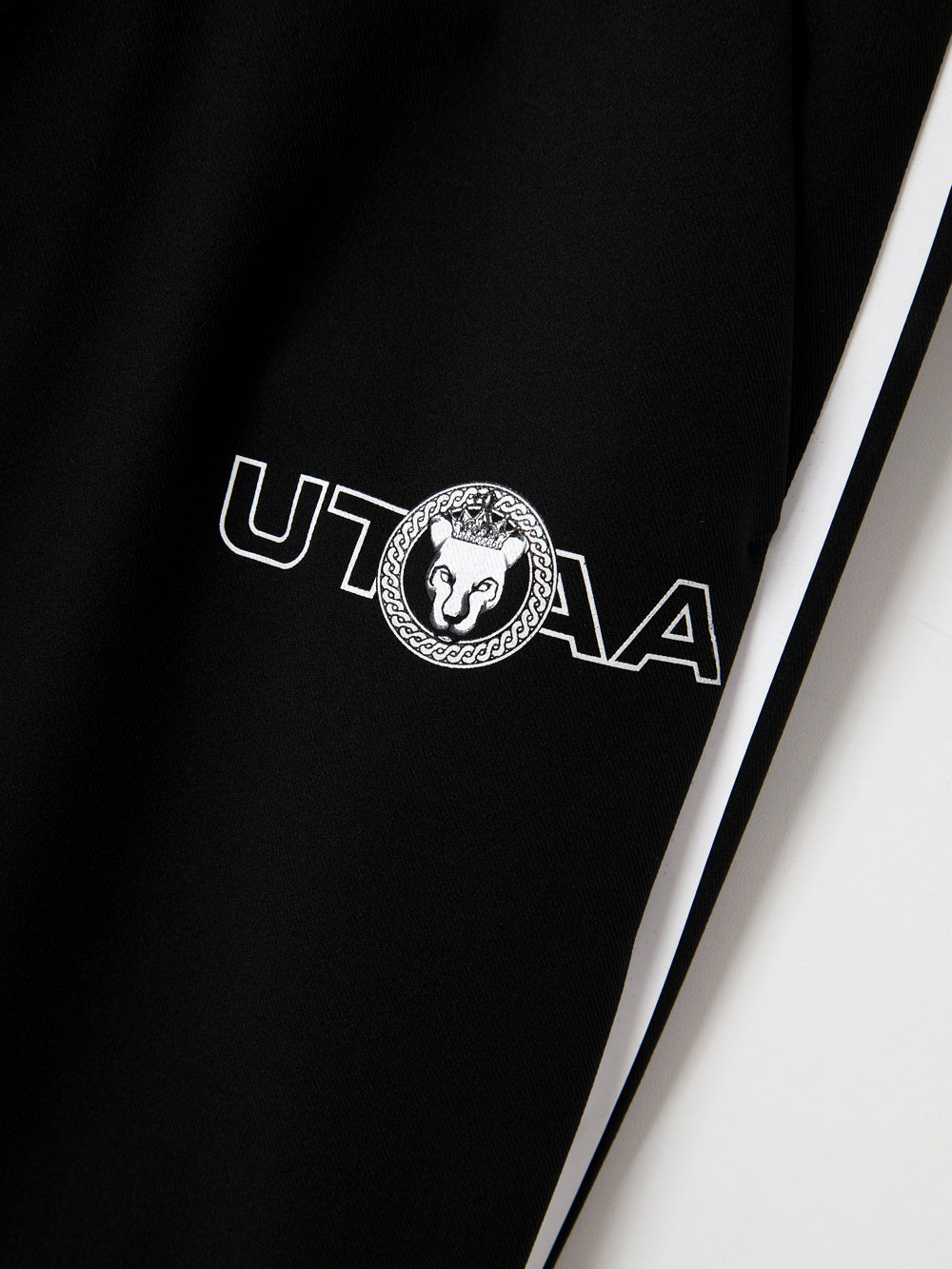 UTAA リングパンサーカラーラインパンツ ブラック : Men's